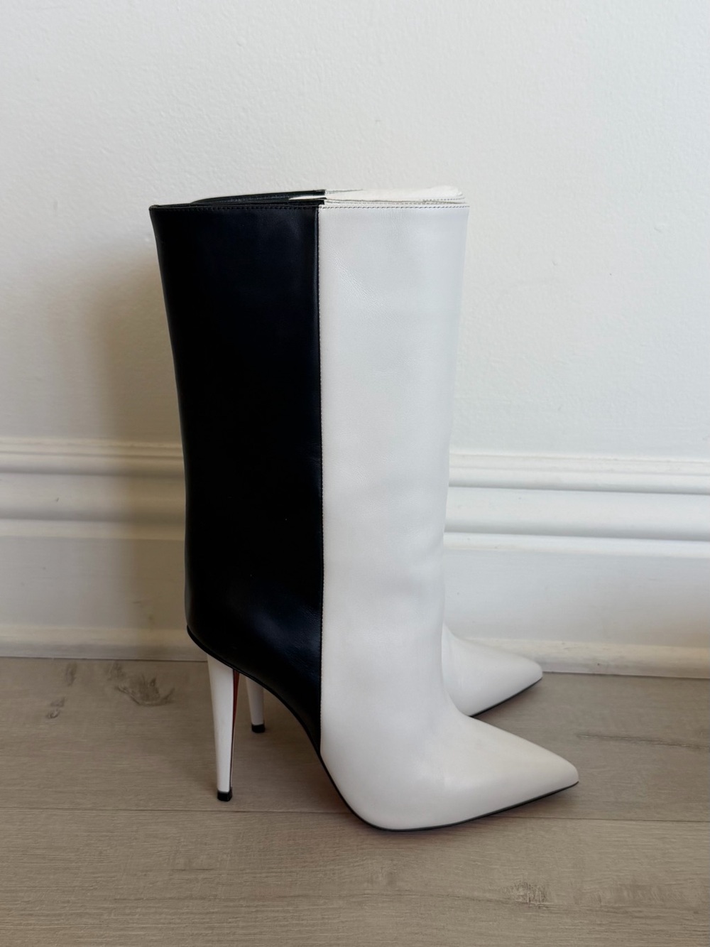 Louboutin Astrilarge 100mm Two-Tone Leather Ankle Boots - Picture 3 of 12